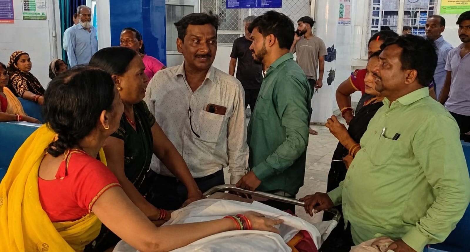 दो बाइकों की टक्कर में पिता की मौत, 10 वर्षीय पुत्र घायल